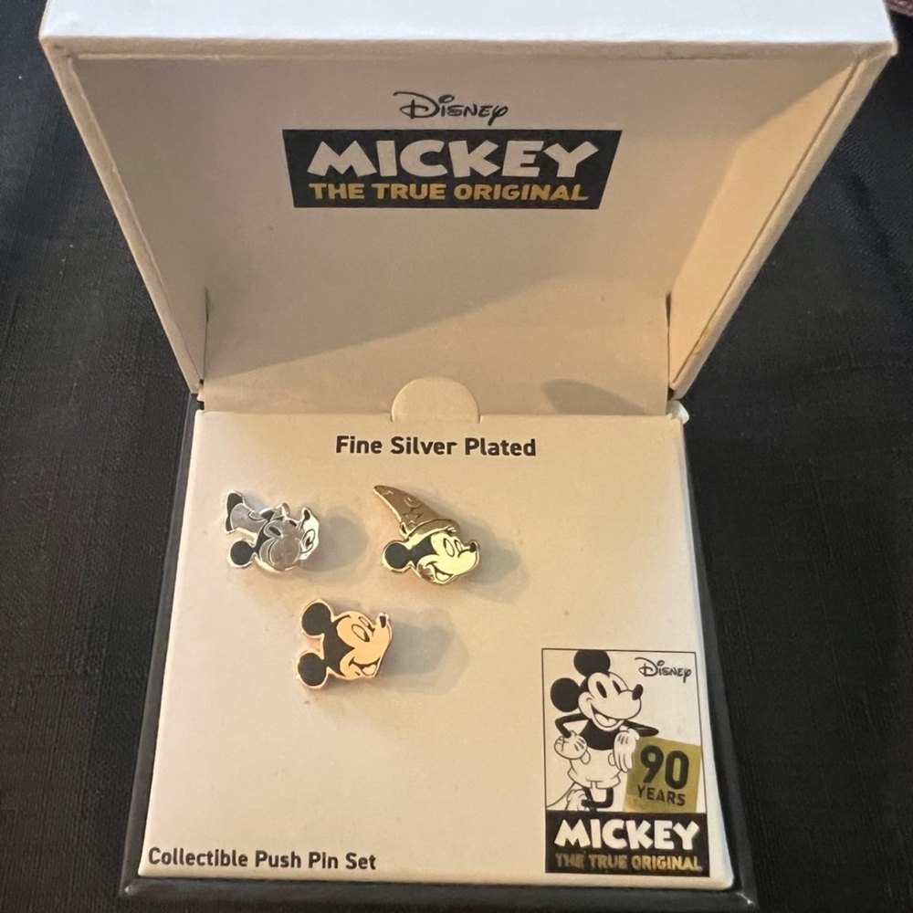 Disney Mickey Mouse 90 years Push Pin Set